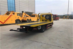 国贸中心非事故拖车