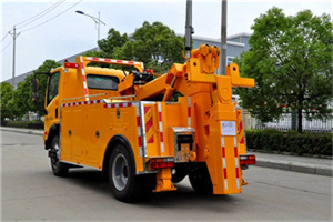 国贸中心高速路拖车费